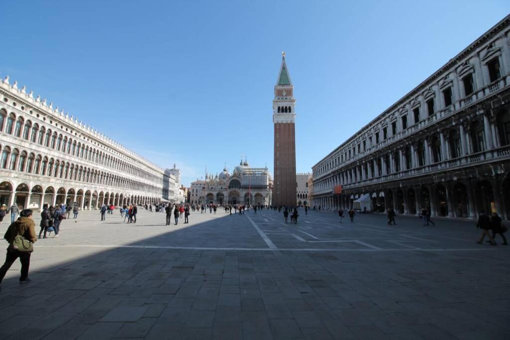 Charming Canal View San Marco Apartament