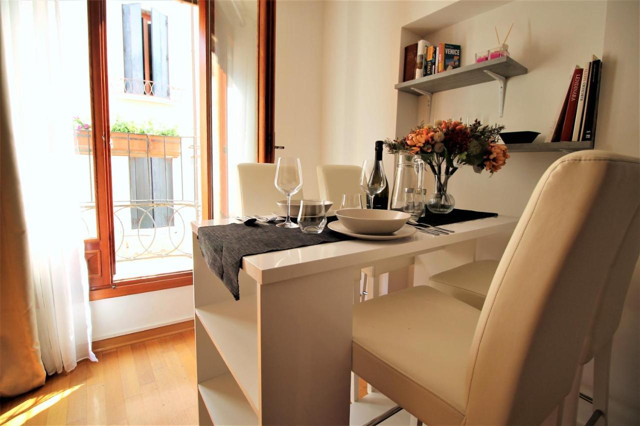 Apartament Charming Canal View San Marco